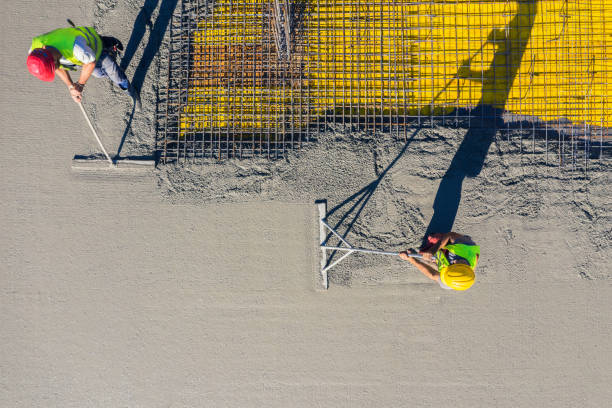 Best Custom Concrete Contractor  in Livonia, MI